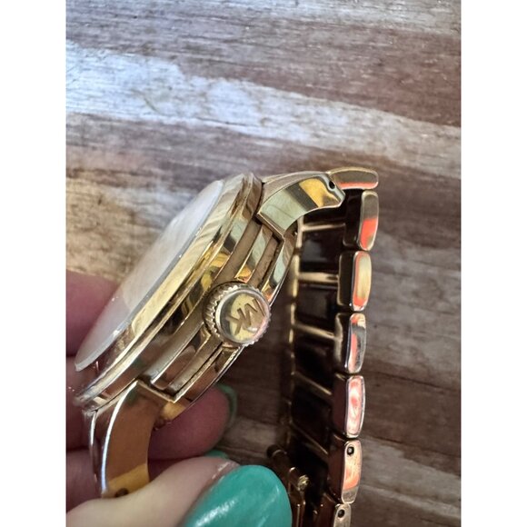 Michael Kors Womens Gold-Tone Watch With Tortoise Acetate Bracelet - Picture 3 of 8